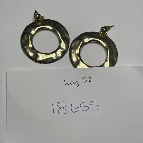 Chico's gold tone earrings hammered pierced dangle signed costume jewelry - Picture 5 of 5